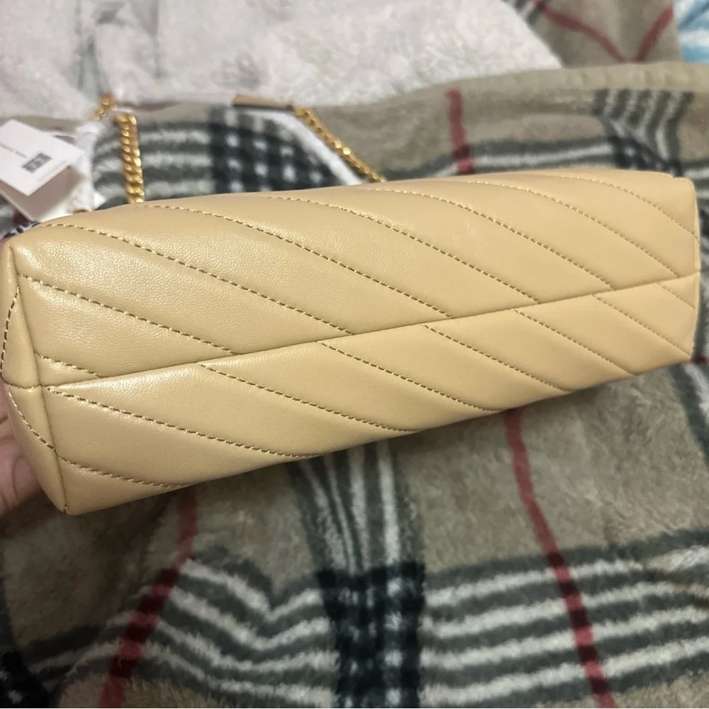 Tory Burch in the color desert dune 
Style Kira chevron convertible shoulder bag - Picture 4 of 12